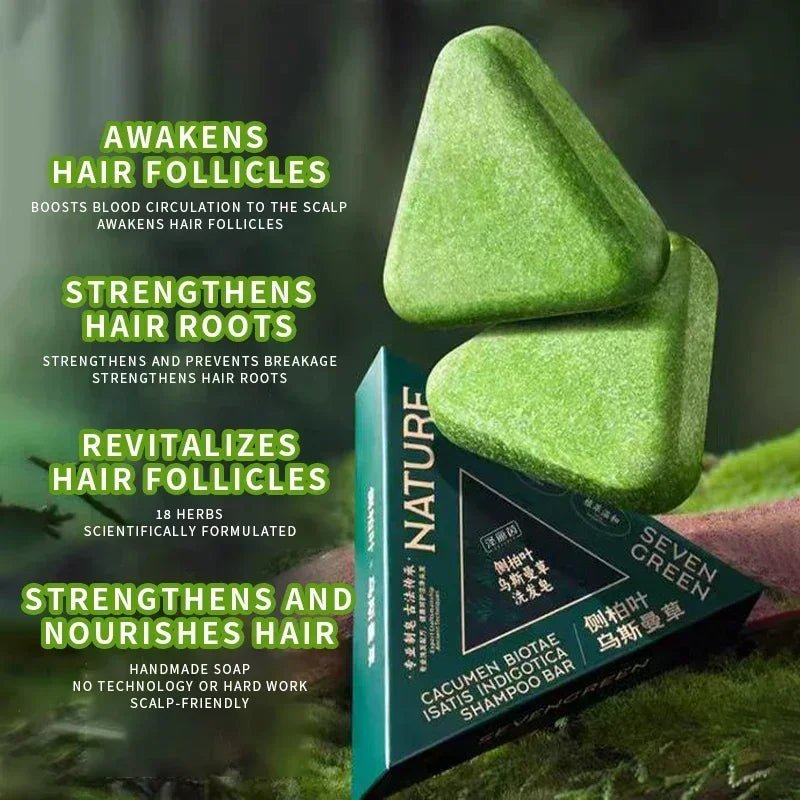 El Nature Triangle Shampoo Bar es un jabón–champú sólido de forma triangular que se volvió viral en redes sociales por su presentación llamativa y por la promesa de ayudar a fortalecer el cabello, reducir la caída y estimular su crecimiento. - Skinova