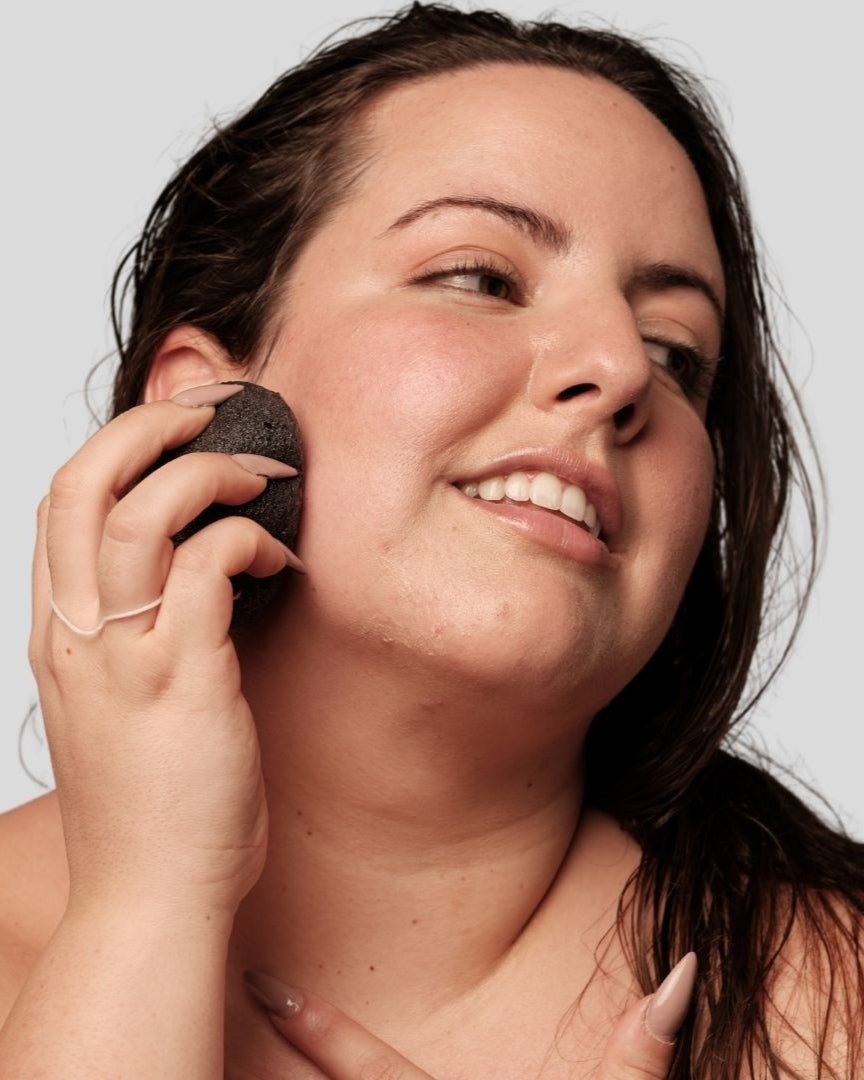 Esponja Konjac Facial Piel Grasa con Carbón - Skinova