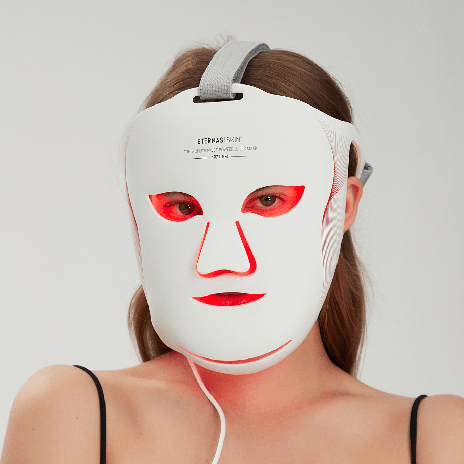 La Máscara LED Más Potente del Mundo - DNIR 1072nm - Skinova