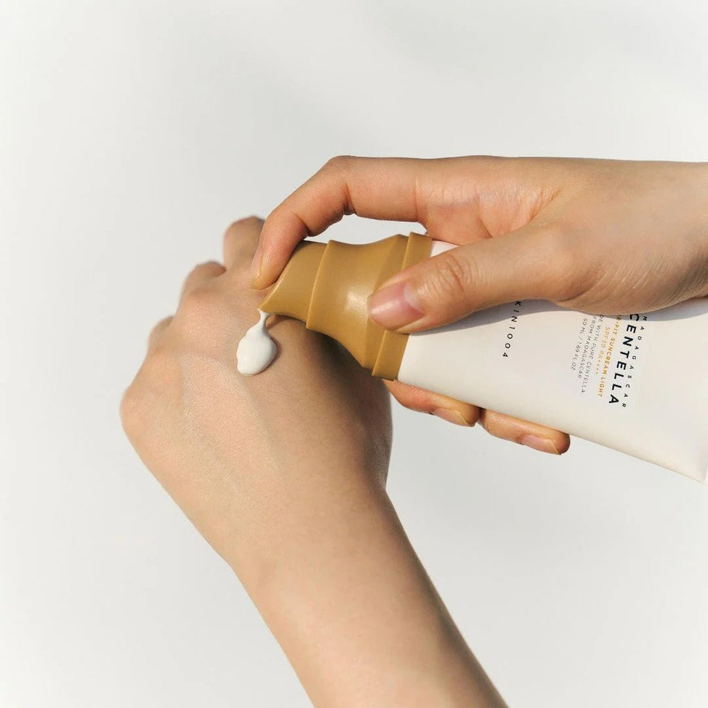 Skin1004 - Protector Solar Ligero con Centella de Madagascar – Air - Fit Suncream Light SPF50+ PA++++ (50ml) - Skinova